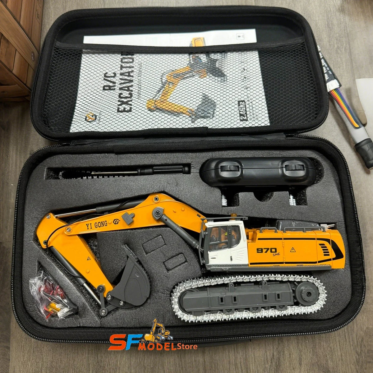 Mini RC Excavator Loader 1/50 970 520 Excavator 636 Loader Electric Simulation Model Metal Track Light Sound System RC Toy Gift